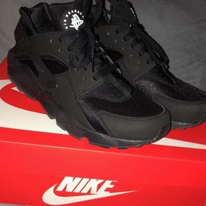 Men’s Black Nike Air Huarache